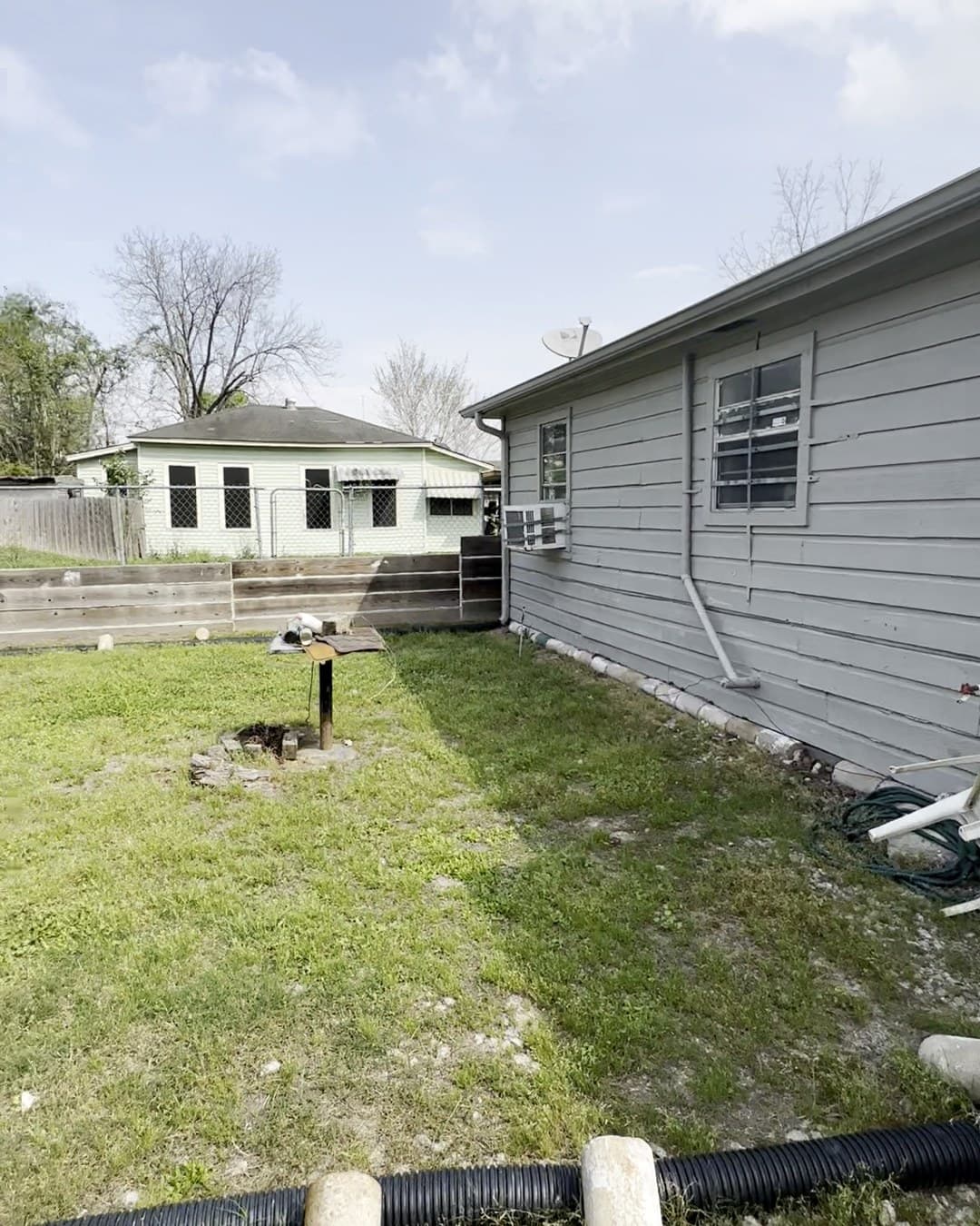 Exterior, seen from the yard.